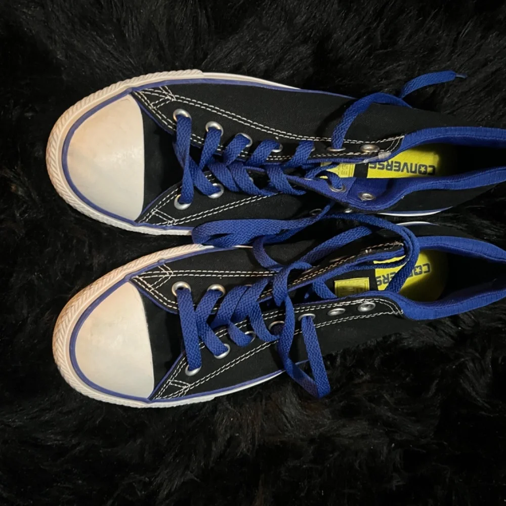 Converse - Picture 3 of 5